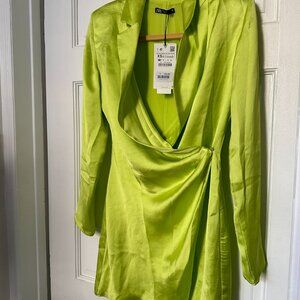 NWT Zara satin effect shoulder pad dress - Lime green - Size XS